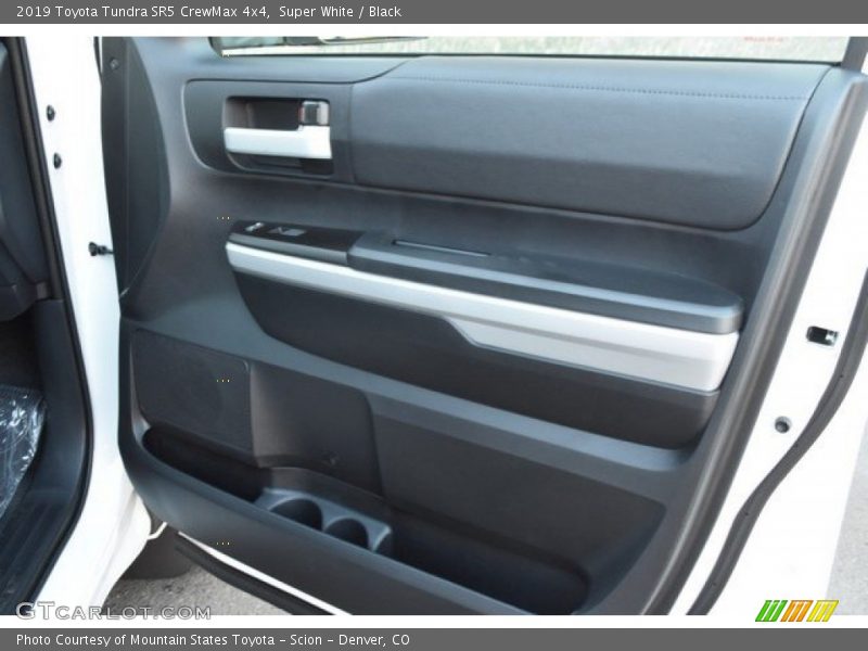 Super White / Black 2019 Toyota Tundra SR5 CrewMax 4x4