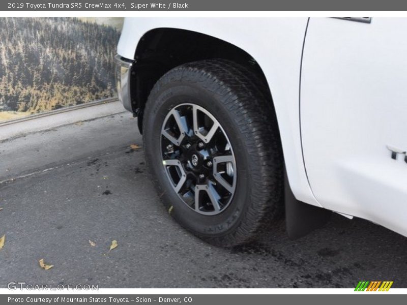 Super White / Black 2019 Toyota Tundra SR5 CrewMax 4x4