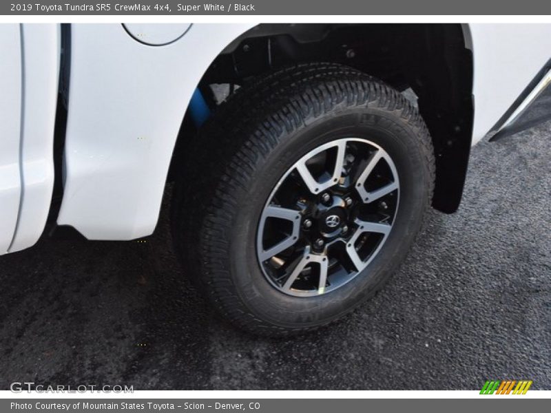 Super White / Black 2019 Toyota Tundra SR5 CrewMax 4x4
