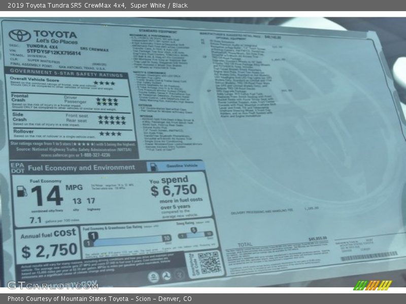 Super White / Black 2019 Toyota Tundra SR5 CrewMax 4x4