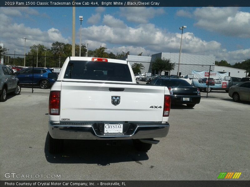 Bright White / Black/Diesel Gray 2019 Ram 1500 Classic Tradesman Crew Cab 4x4