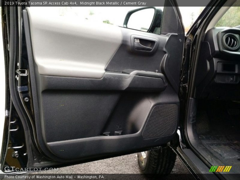 Midnight Black Metallic / Cement Gray 2019 Toyota Tacoma SR Access Cab 4x4