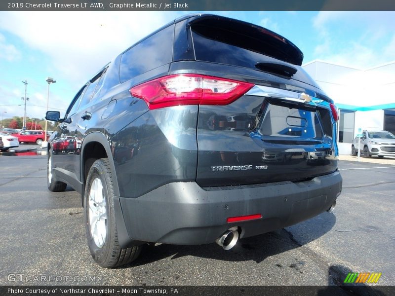 Graphite Metallic / Jet Black 2018 Chevrolet Traverse LT AWD