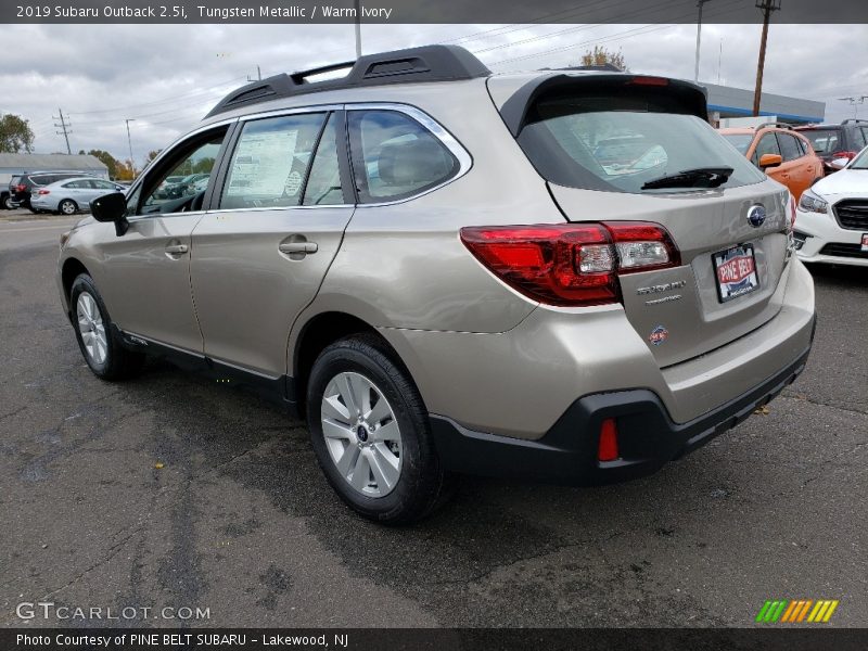 Tungsten Metallic / Warm Ivory 2019 Subaru Outback 2.5i