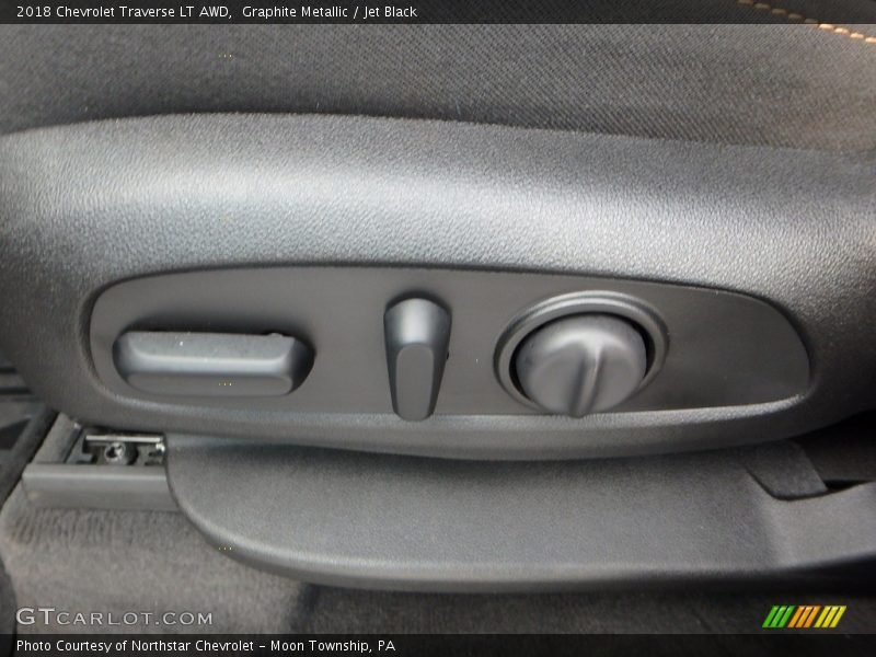 Graphite Metallic / Jet Black 2018 Chevrolet Traverse LT AWD