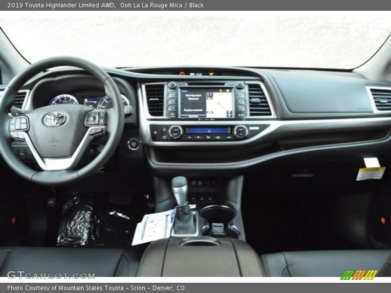 Dashboard of 2019 Highlander Limited AWD