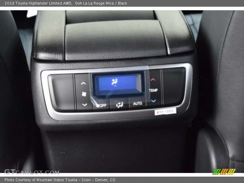 Ooh La La Rouge Mica / Black 2019 Toyota Highlander Limited AWD