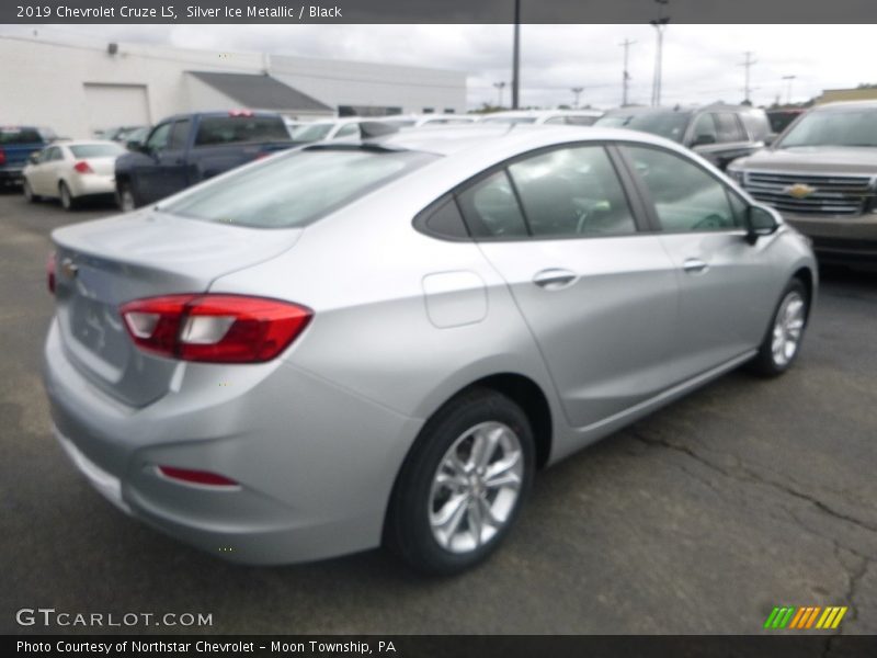Silver Ice Metallic / Black 2019 Chevrolet Cruze LS