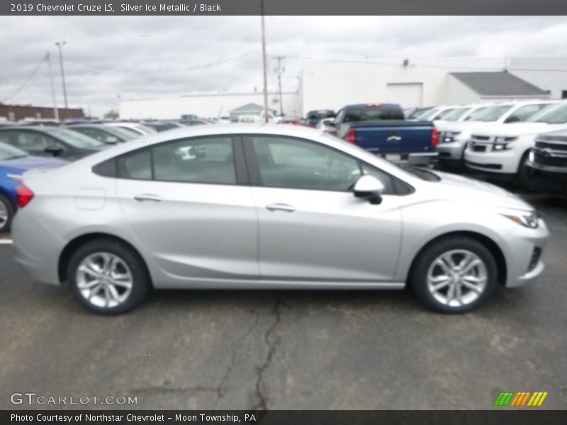 Silver Ice Metallic / Black 2019 Chevrolet Cruze LS