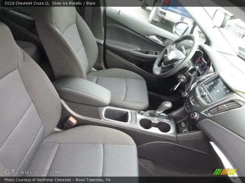 Silver Ice Metallic / Black 2019 Chevrolet Cruze LS