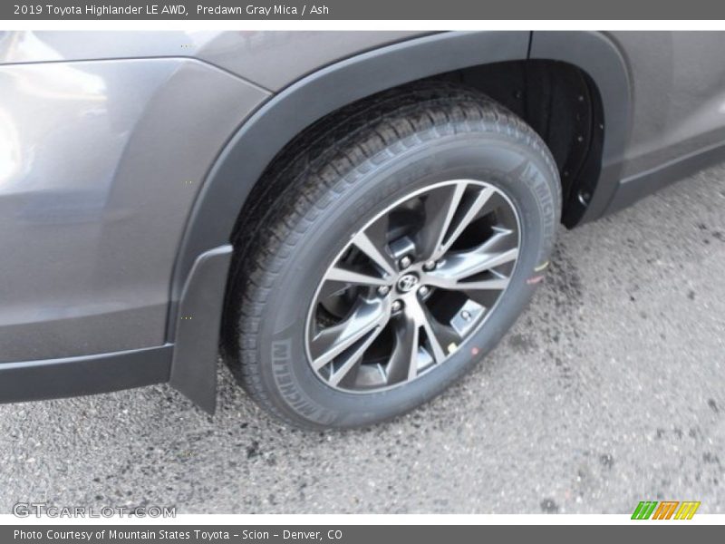 Predawn Gray Mica / Ash 2019 Toyota Highlander LE AWD