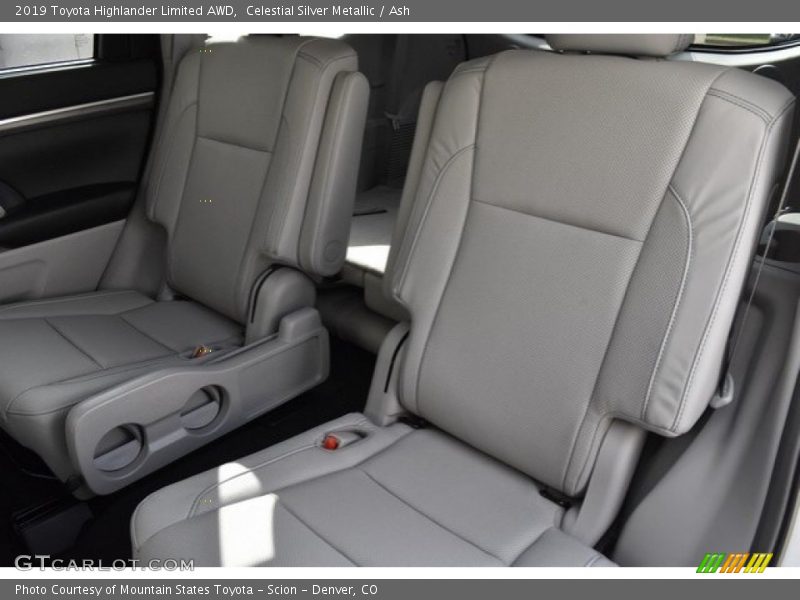 Celestial Silver Metallic / Ash 2019 Toyota Highlander Limited AWD