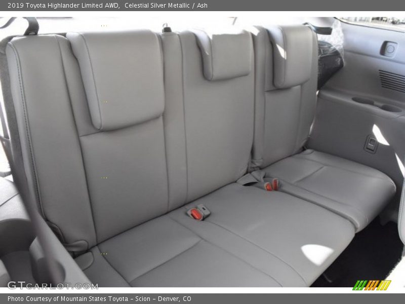 Celestial Silver Metallic / Ash 2019 Toyota Highlander Limited AWD