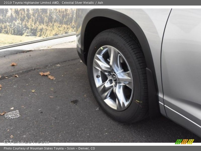 Celestial Silver Metallic / Ash 2019 Toyota Highlander Limited AWD