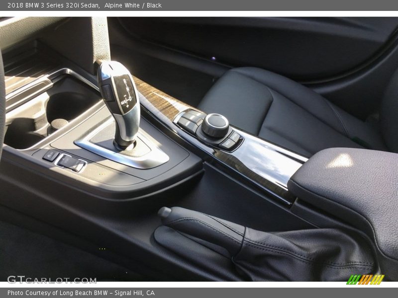 Alpine White / Black 2018 BMW 3 Series 320i Sedan