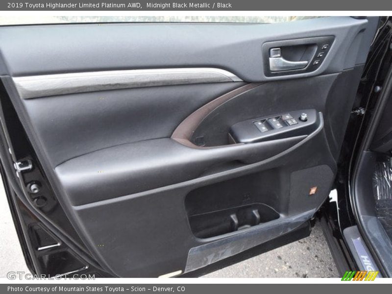 Midnight Black Metallic / Black 2019 Toyota Highlander Limited Platinum AWD