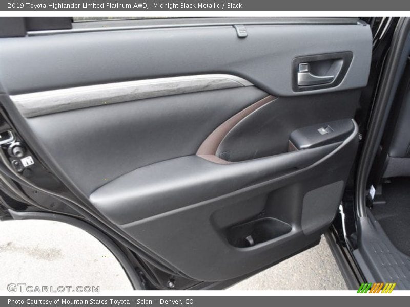 Midnight Black Metallic / Black 2019 Toyota Highlander Limited Platinum AWD