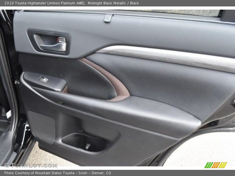 Midnight Black Metallic / Black 2019 Toyota Highlander Limited Platinum AWD