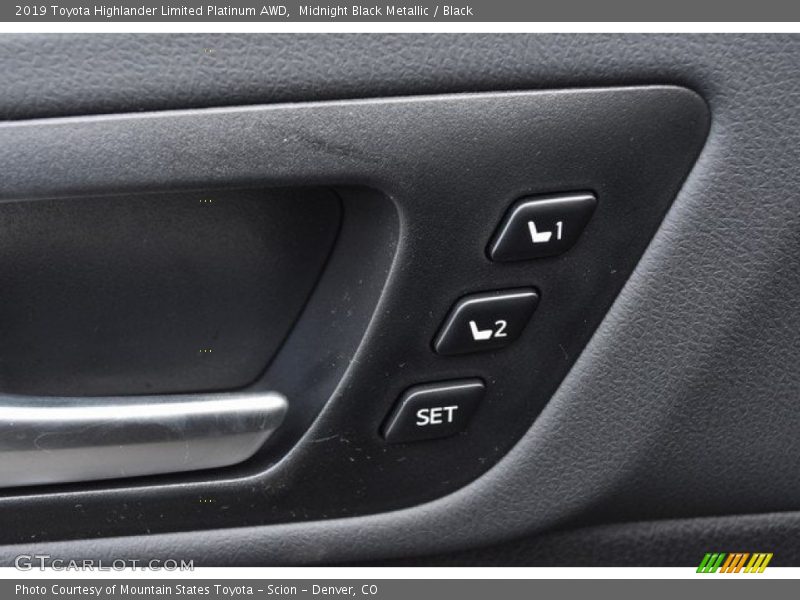 Midnight Black Metallic / Black 2019 Toyota Highlander Limited Platinum AWD