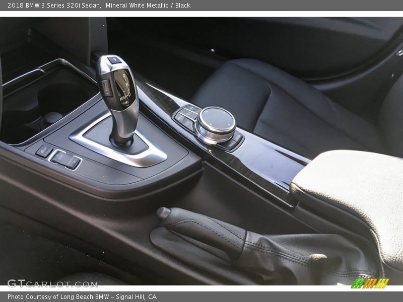 Mineral White Metallic / Black 2018 BMW 3 Series 320i Sedan