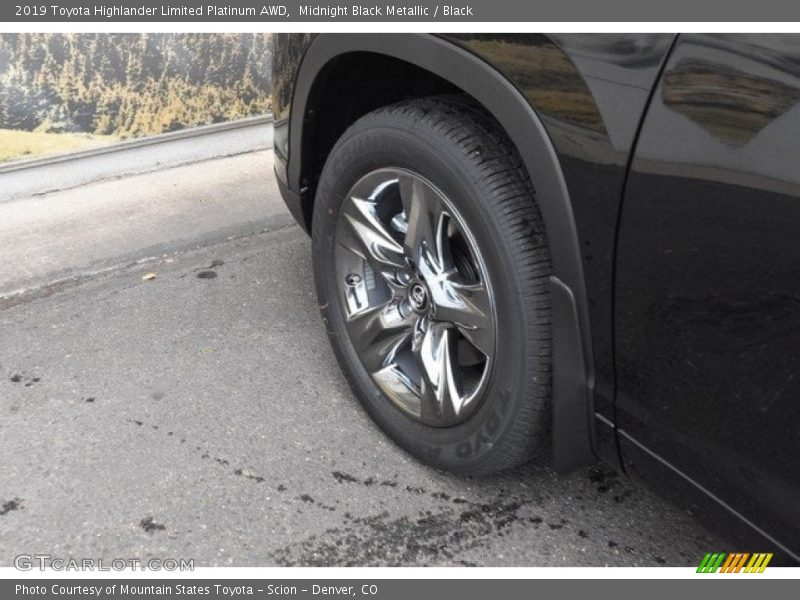 Midnight Black Metallic / Black 2019 Toyota Highlander Limited Platinum AWD