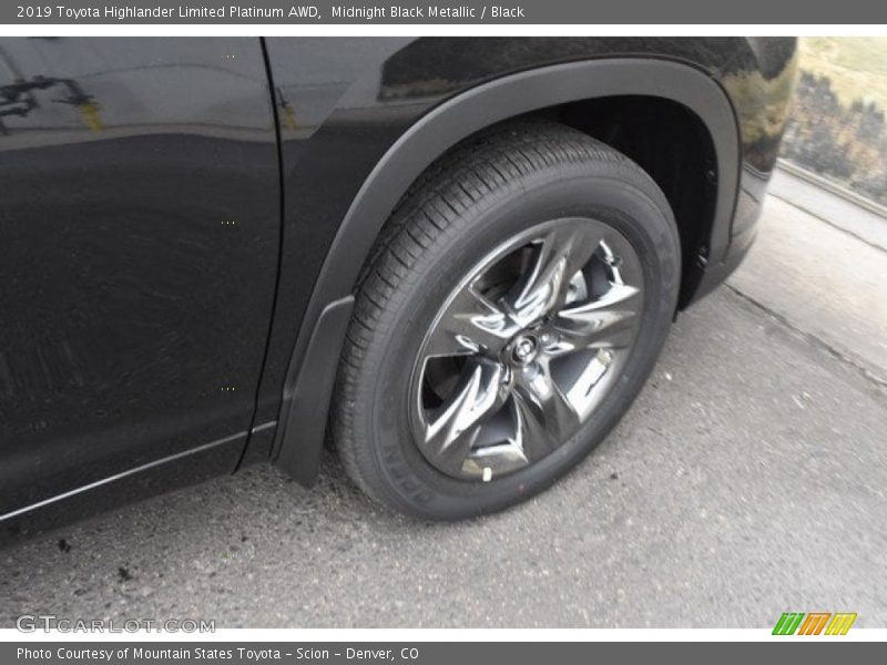 Midnight Black Metallic / Black 2019 Toyota Highlander Limited Platinum AWD