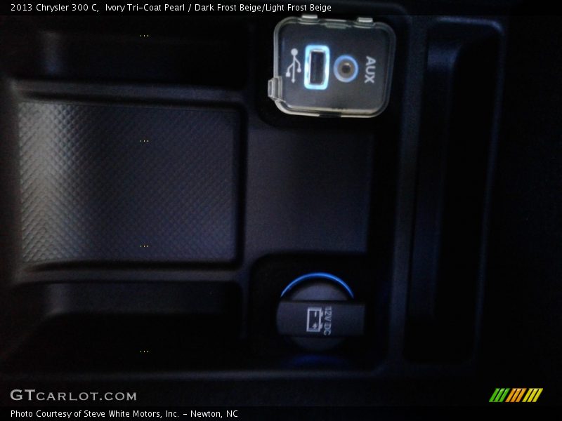 Ivory Tri-Coat Pearl / Dark Frost Beige/Light Frost Beige 2013 Chrysler 300 C