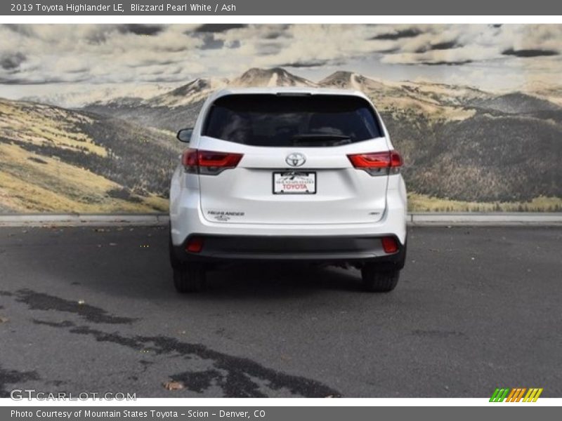 Blizzard Pearl White / Ash 2019 Toyota Highlander LE
