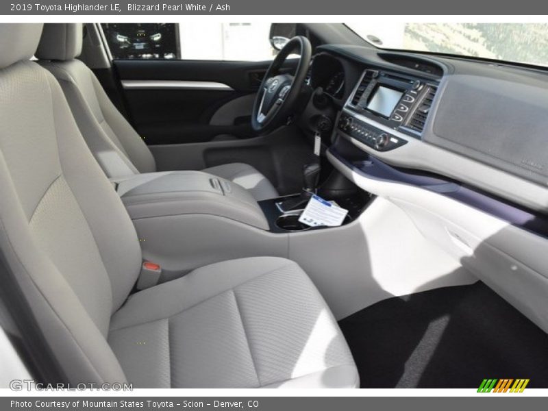 Blizzard Pearl White / Ash 2019 Toyota Highlander LE