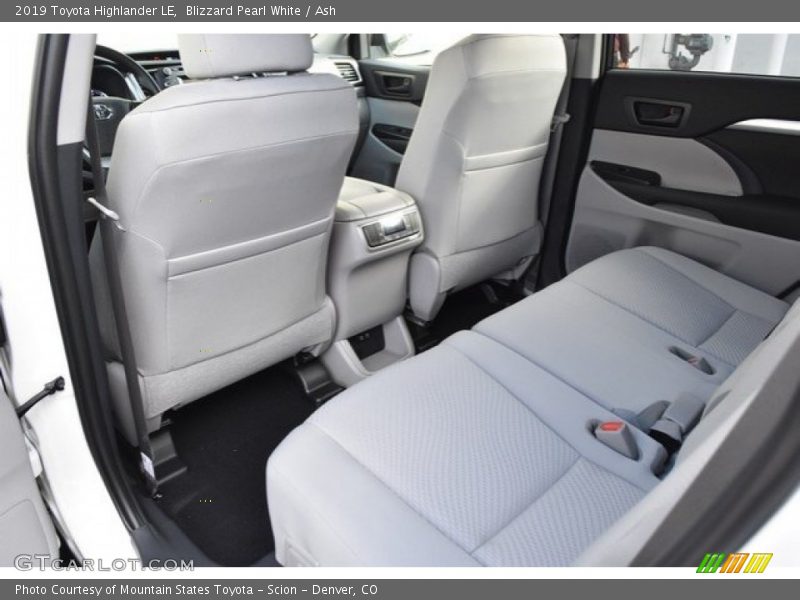 Blizzard Pearl White / Ash 2019 Toyota Highlander LE