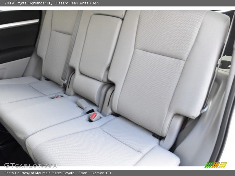 Blizzard Pearl White / Ash 2019 Toyota Highlander LE
