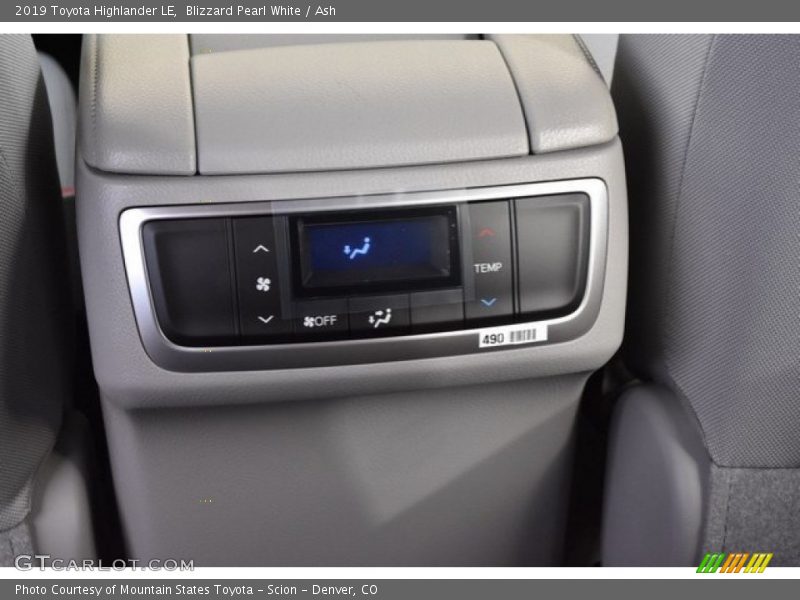 Blizzard Pearl White / Ash 2019 Toyota Highlander LE