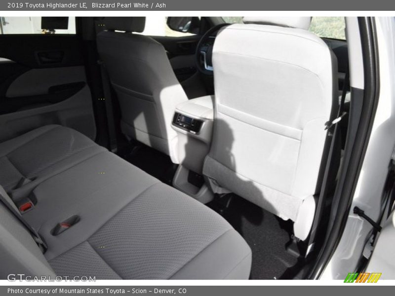 Blizzard Pearl White / Ash 2019 Toyota Highlander LE