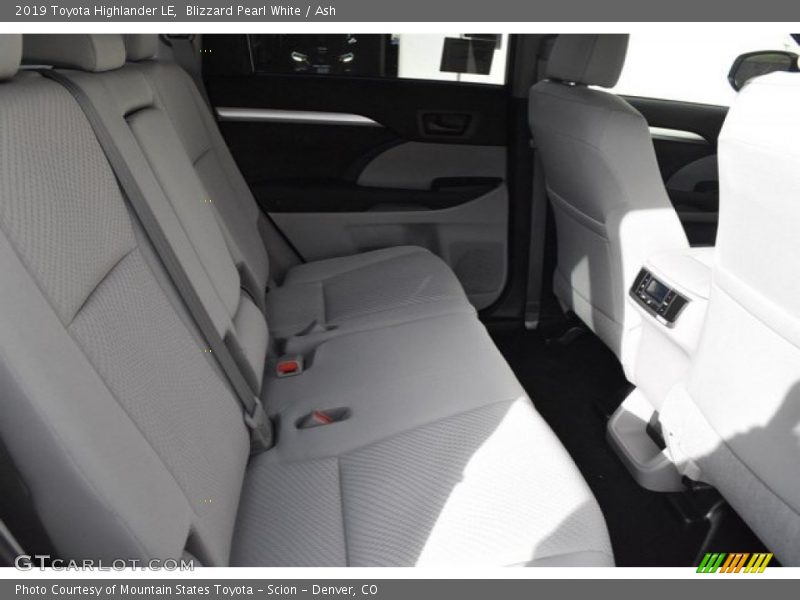 Blizzard Pearl White / Ash 2019 Toyota Highlander LE