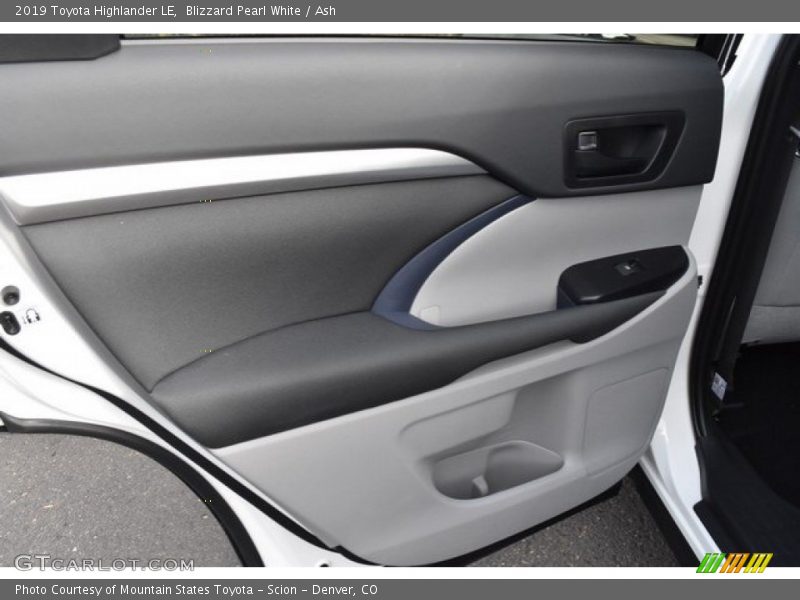 Blizzard Pearl White / Ash 2019 Toyota Highlander LE