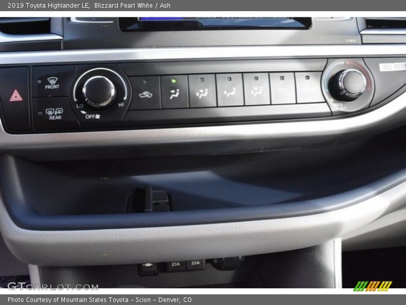 Blizzard Pearl White / Ash 2019 Toyota Highlander LE