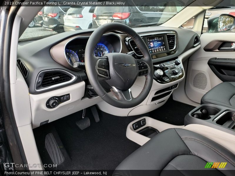 Granite Crystal Metallic / Black/Alloy 2019 Chrysler Pacifica Touring L