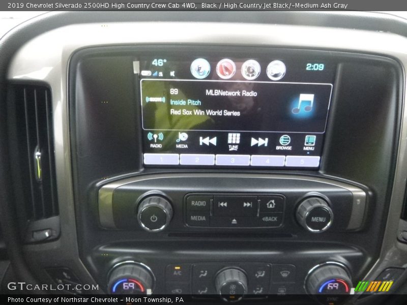 Black / High Country Jet Black/­Medium Ash Gray 2019 Chevrolet Silverado 2500HD High Country Crew Cab 4WD