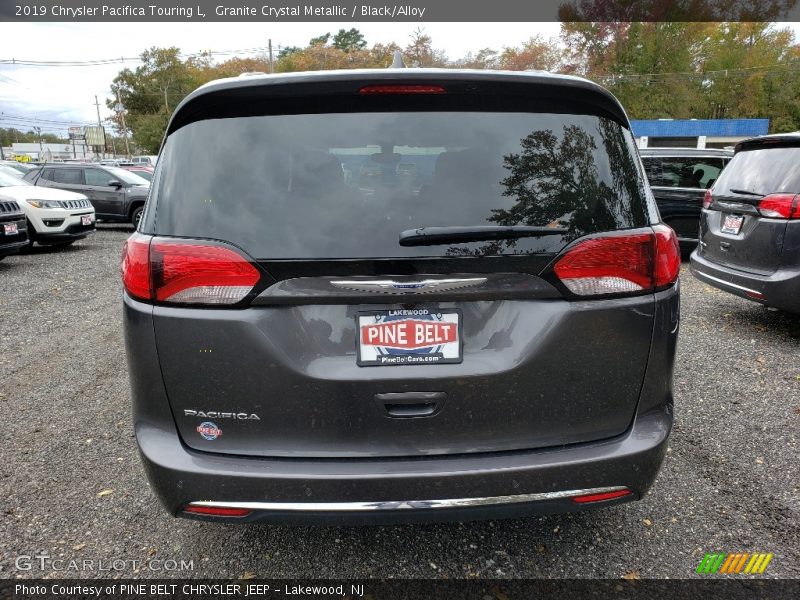 Granite Crystal Metallic / Black/Alloy 2019 Chrysler Pacifica Touring L