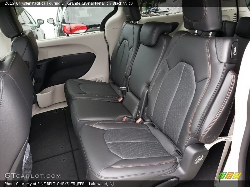 Granite Crystal Metallic / Black/Alloy 2019 Chrysler Pacifica Touring L