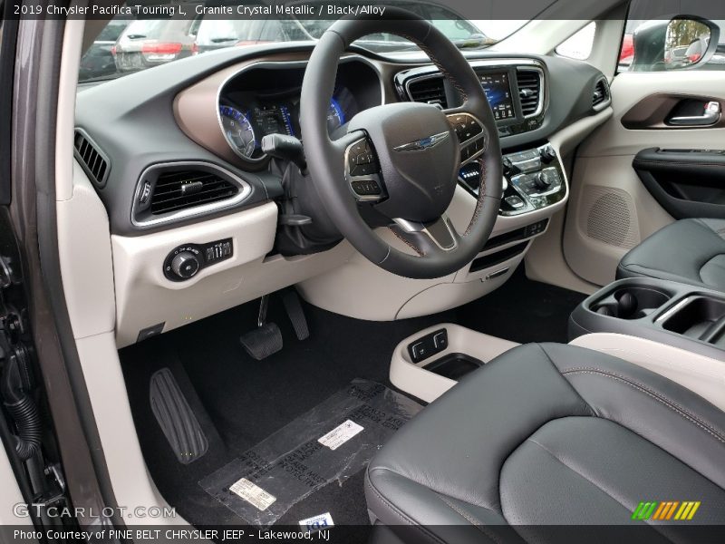 Granite Crystal Metallic / Black/Alloy 2019 Chrysler Pacifica Touring L