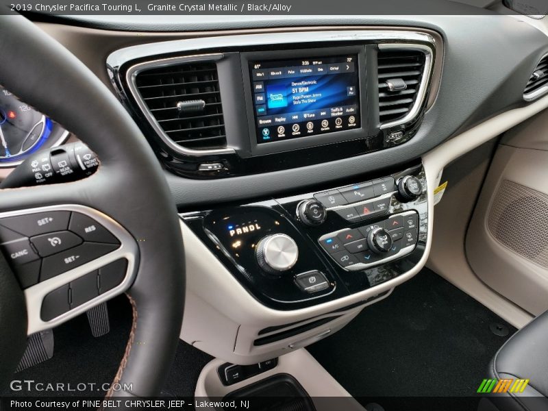 Granite Crystal Metallic / Black/Alloy 2019 Chrysler Pacifica Touring L