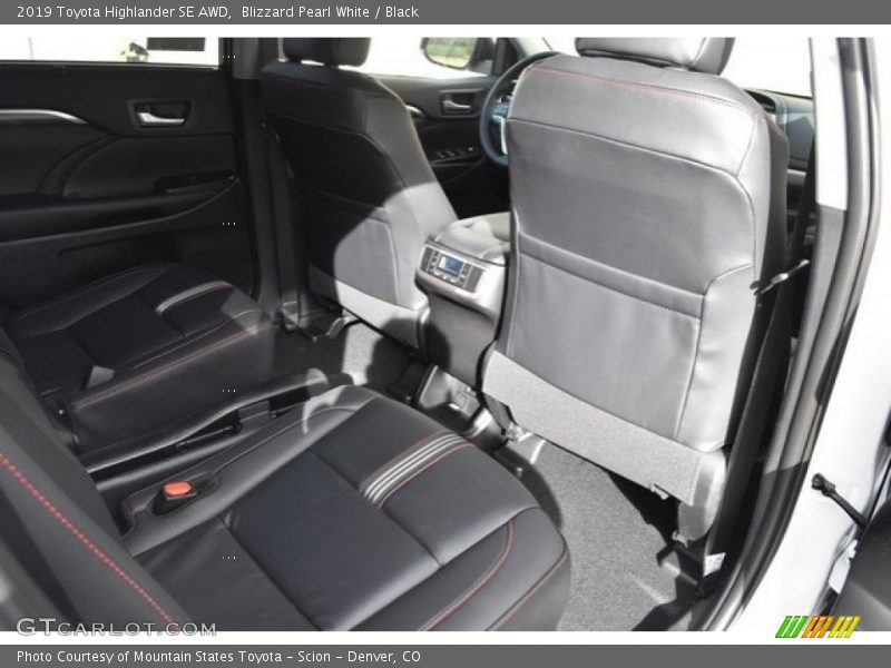 Blizzard Pearl White / Black 2019 Toyota Highlander SE AWD