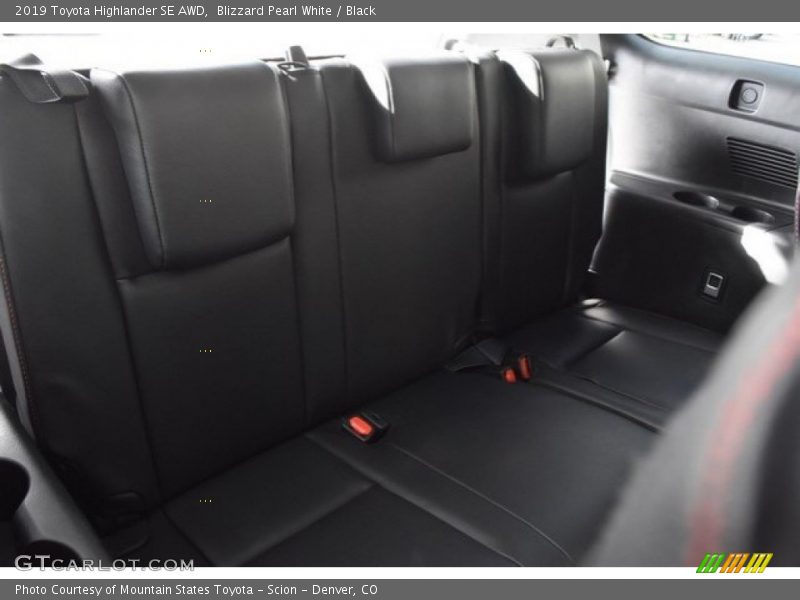Blizzard Pearl White / Black 2019 Toyota Highlander SE AWD