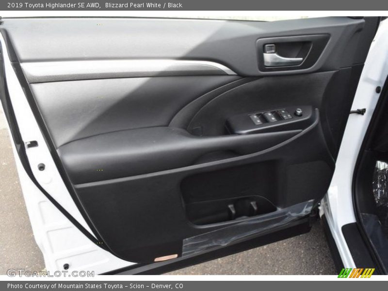 Blizzard Pearl White / Black 2019 Toyota Highlander SE AWD