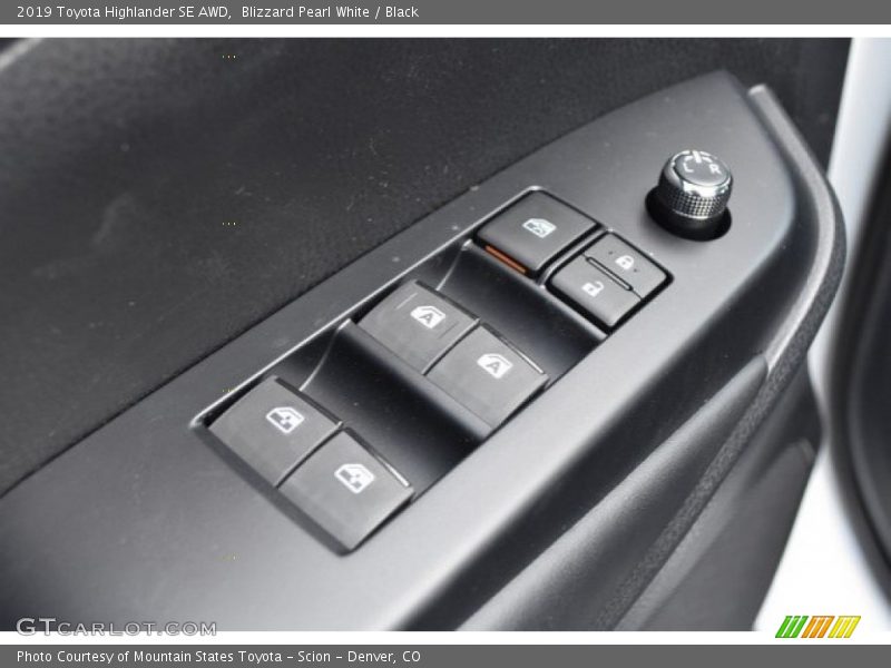 Blizzard Pearl White / Black 2019 Toyota Highlander SE AWD
