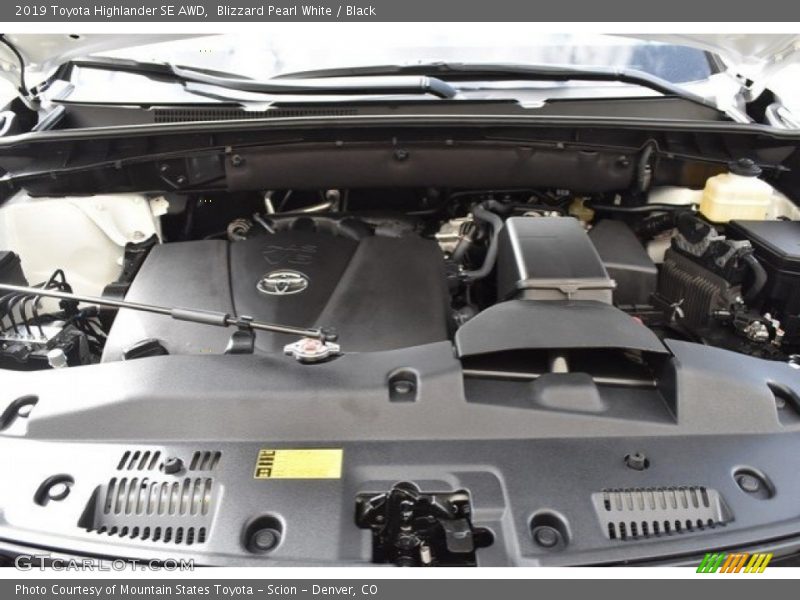 Blizzard Pearl White / Black 2019 Toyota Highlander SE AWD