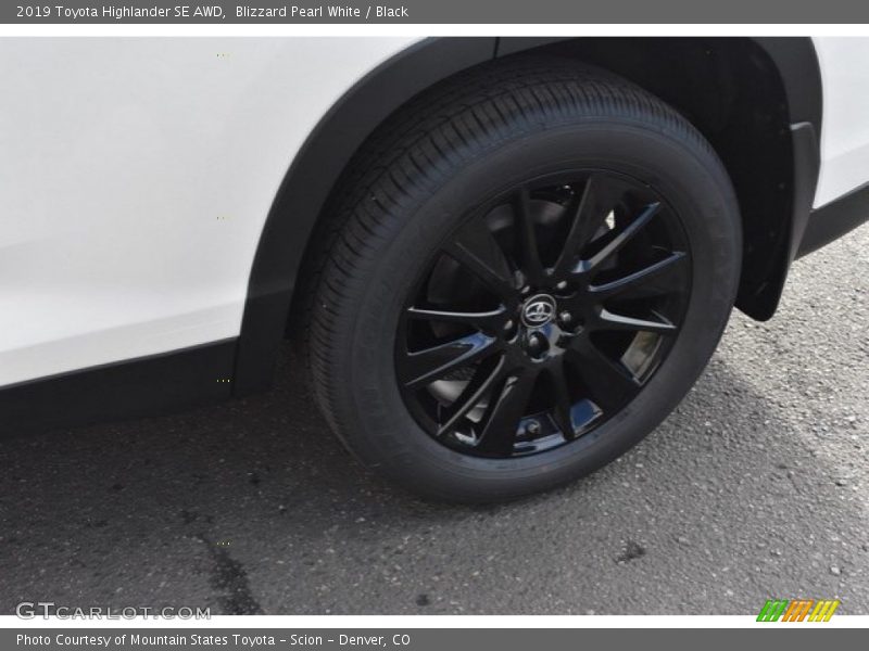 Blizzard Pearl White / Black 2019 Toyota Highlander SE AWD