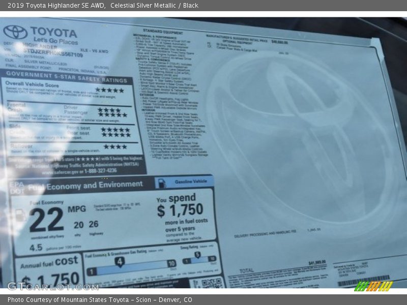 Celestial Silver Metallic / Black 2019 Toyota Highlander SE AWD
