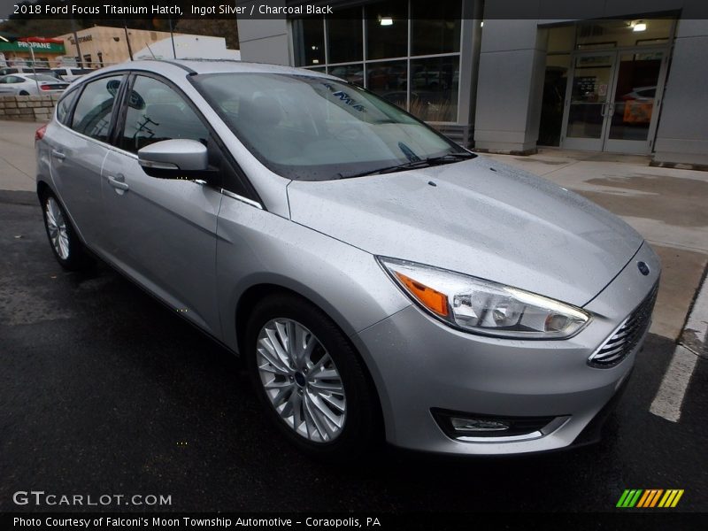 Front 3/4 View of 2018 Focus Titanium Hatch